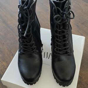 Heeled Laced Chelsea boots